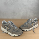 GOLDEN GOOSE RUNNING