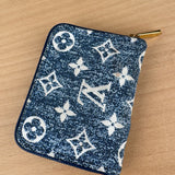 LOUIS VUITTON ZIPPY COIN DENIM