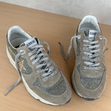 GOLDEN GOOSE RUNNING