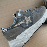GOLDEN GOOSE RUNNING