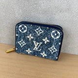 LOUIS VUITTON ZIPPY COIN DENIM