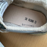 GOLDEN GOOSE RUNNING
